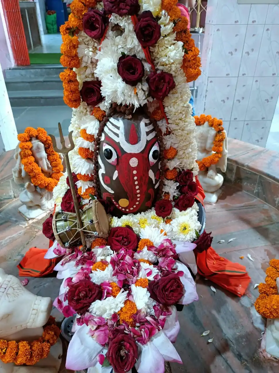Traditional Hindu puja rituals at Vaishno Devi Mandir